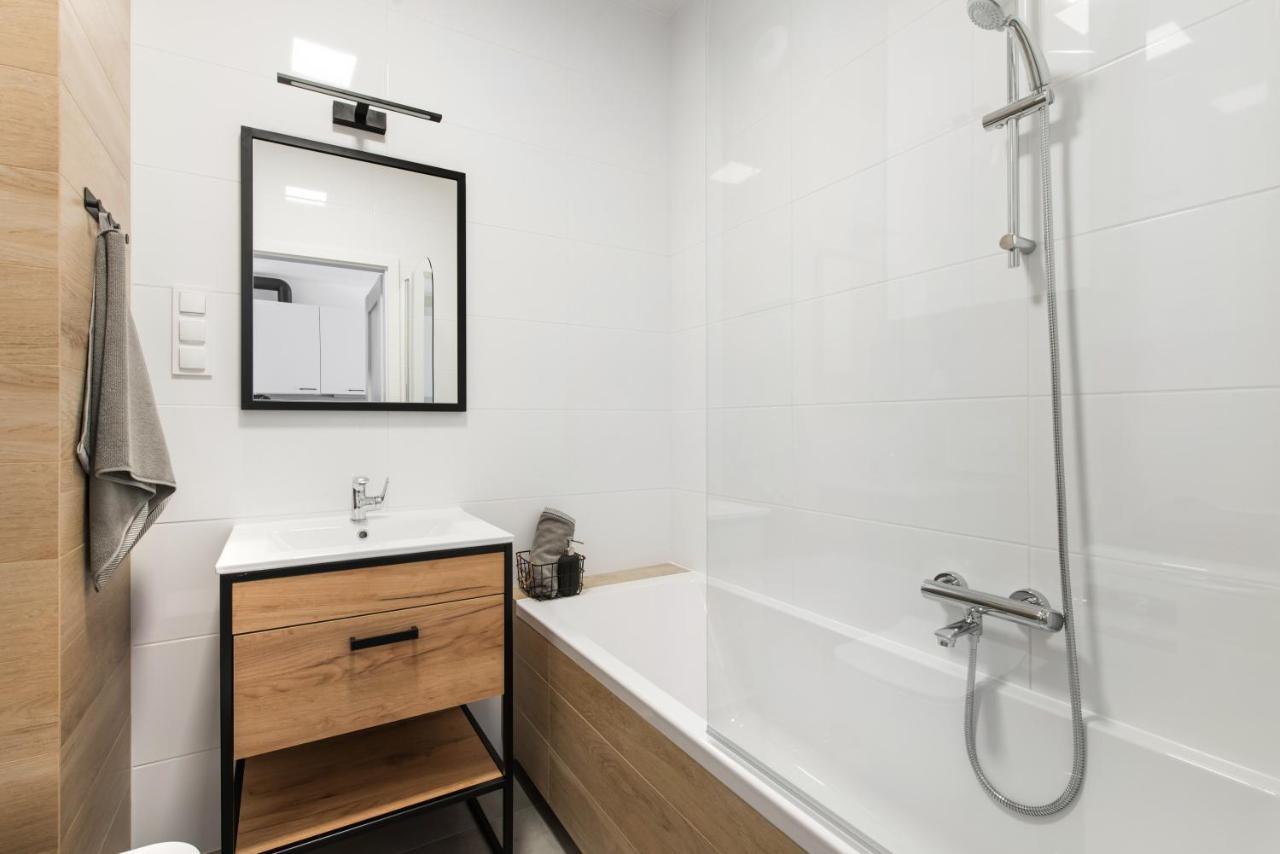 Superapart Stalowa 39 Modern Unit With Kitchen & Wifi Warsaw Ngoại thất bức ảnh